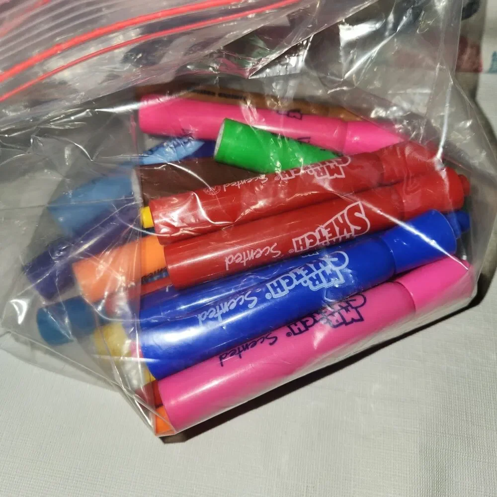 Lot 105 Various Markers - Crayola / Pip Squeaks / Mr Sketch / CraZart